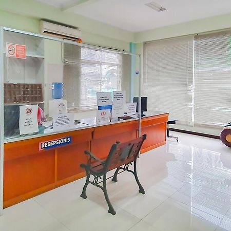 Urbanview Hotel Bartu Moh Toha Bandung By Reddoorz Kültér fotó